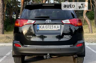 Внедорожник / Кроссовер Toyota RAV4 2015 в 