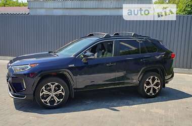 Позашляховик / Кросовер Toyota RAV4 2021 в 