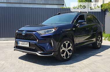 Позашляховик / Кросовер Toyota RAV4 2021 в 