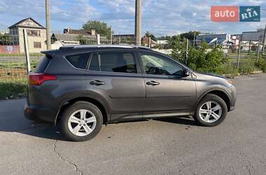 Внедорожник / Кроссовер Toyota RAV4 2014 в 