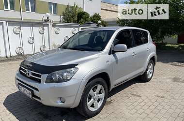 Внедорожник / Кроссовер Toyota RAV4 2006 в Ровно