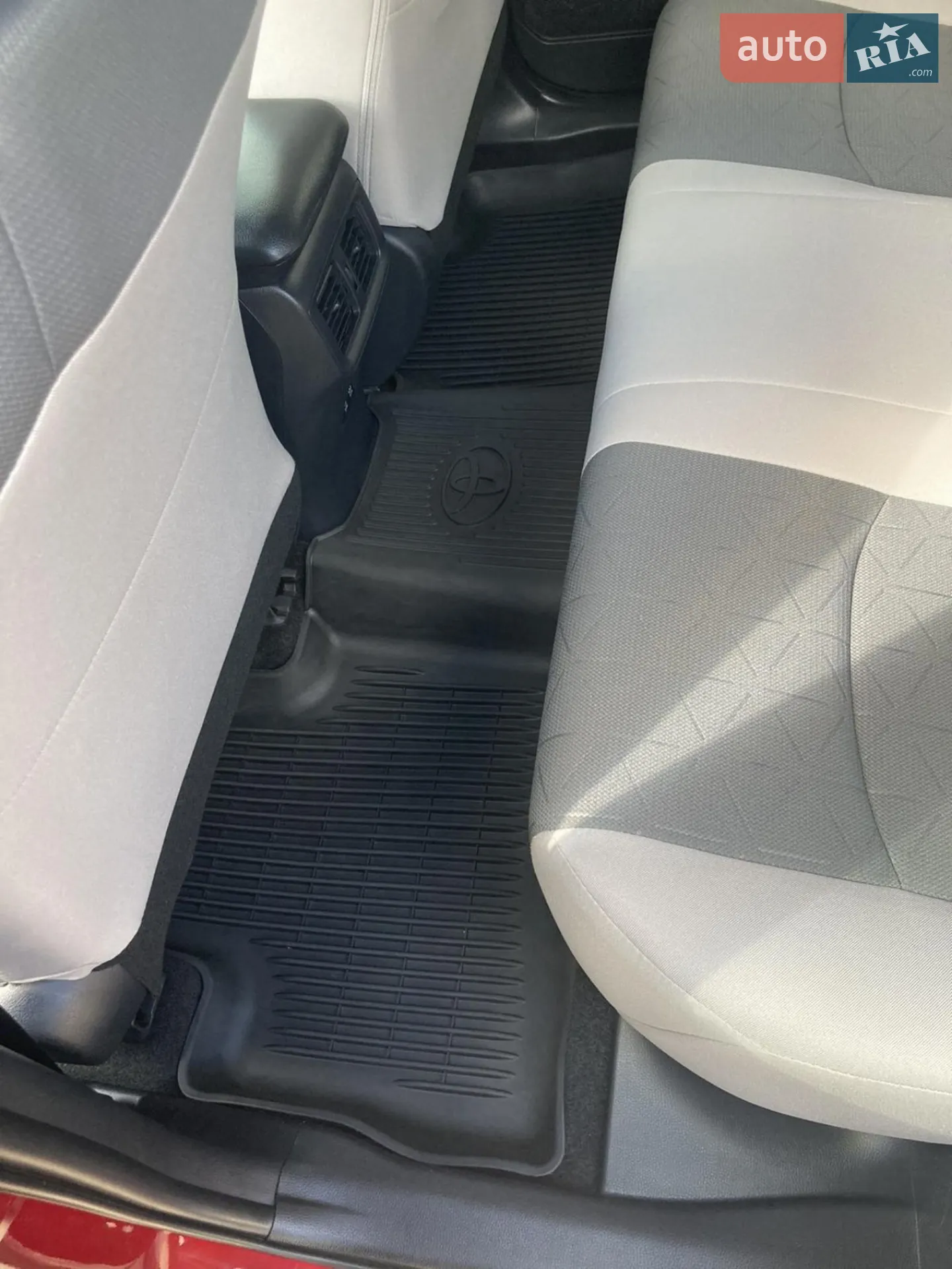 2019 Toyota RAV 4 - мініатюра 19