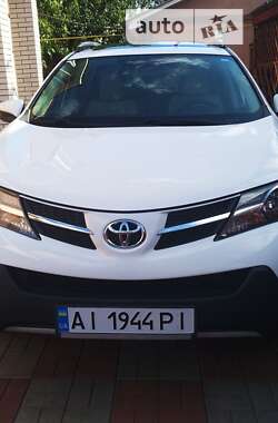 Позашляховик / Кросовер Toyota RAV4 2015 в Бучі