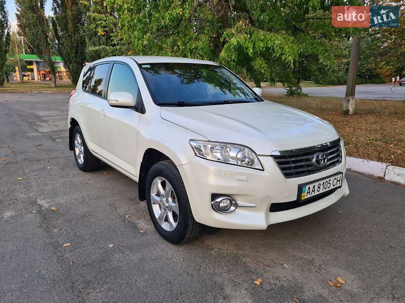 Toyota RAV4 2011