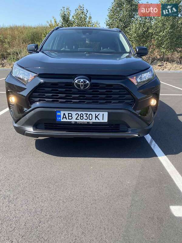 Позашляховик / Кросовер Toyota RAV4 2019 в Вінниці