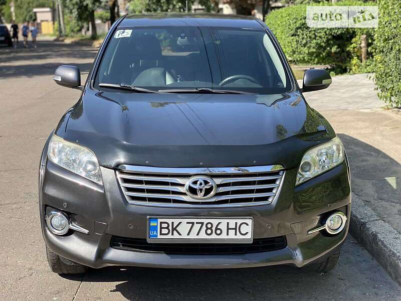 Внедорожник / Кроссовер Toyota RAV4 2010 в Ровно