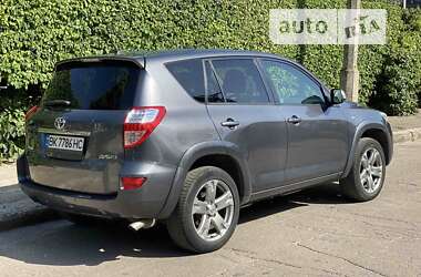 Внедорожник / Кроссовер Toyota RAV4 2010 в Ровно