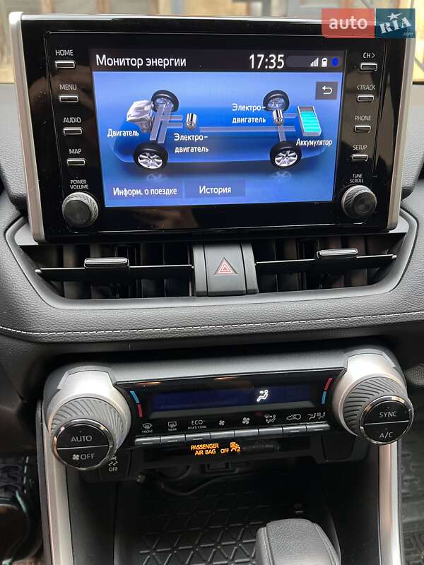 Внедорожник / Кроссовер Toyota RAV4 2019 в Киеве