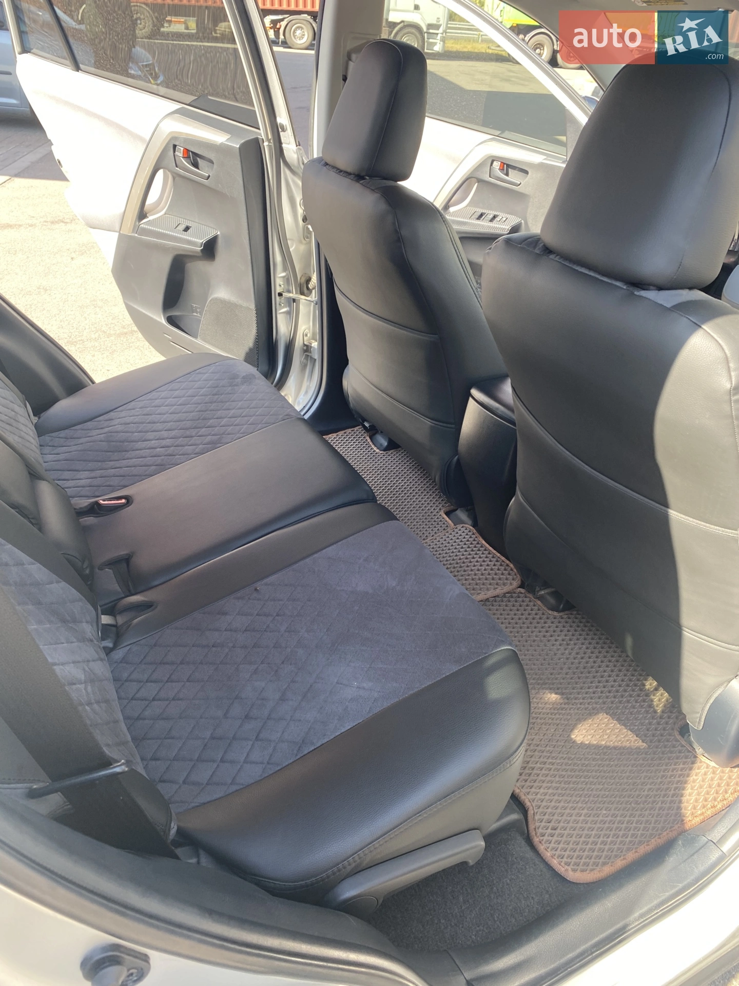 2013 Toyota RAV 4 - мініатюра 4