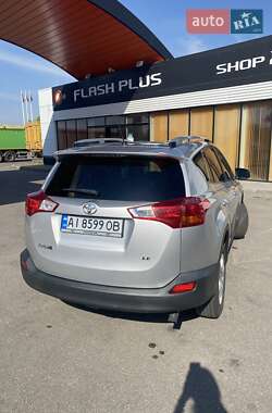 Внедорожник / Кроссовер Toyota RAV4 2013 в 