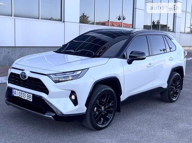 Внедорожник / Кроссовер Toyota RAV4 2023 в Белой Церкви