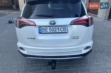 Внедорожник / Кроссовер Toyota RAV4 2017 в Первомайске