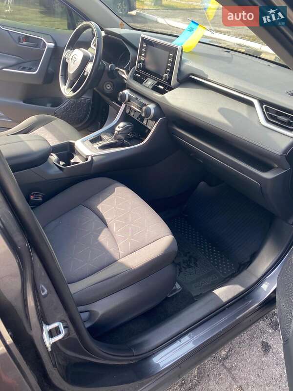 Позашляховик / Кросовер Toyota RAV4 2019 в Кременчуці