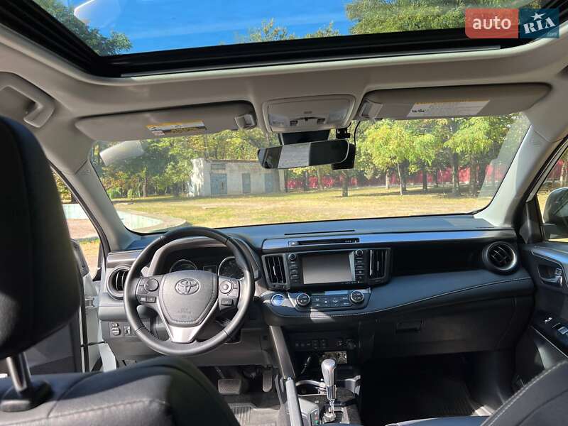 Внедорожник / Кроссовер Toyota RAV4 2018 в Запорожье