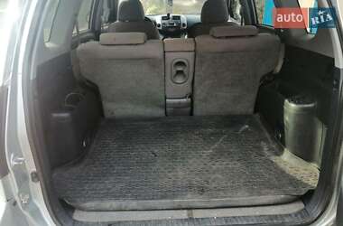 Внедорожник / Кроссовер Toyota RAV4 2006 в 