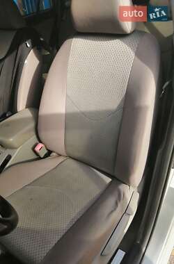 Внедорожник / Кроссовер Toyota RAV4 2006 в 