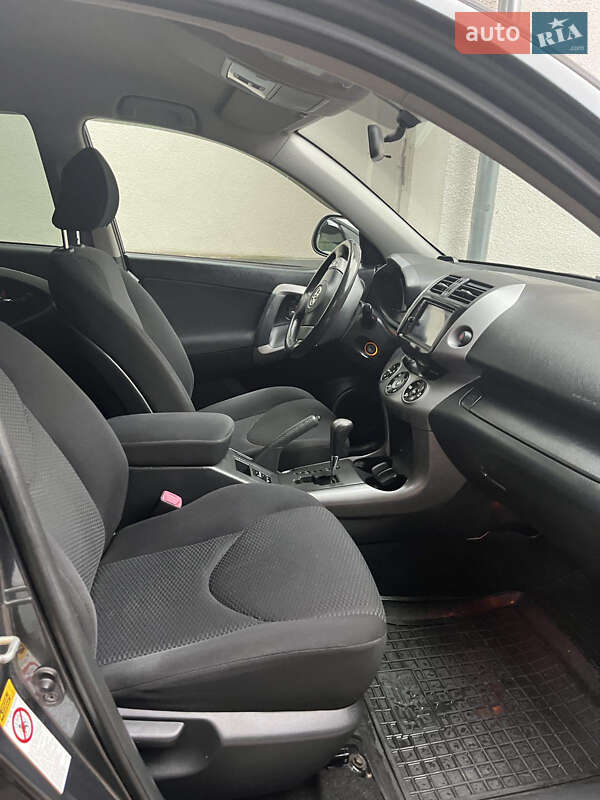 Toyota RAV4 2005