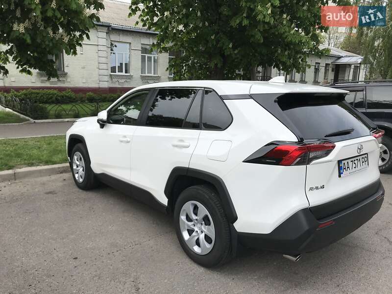 Позашляховик / Кросовер Toyota RAV4 2019 в Черкасах