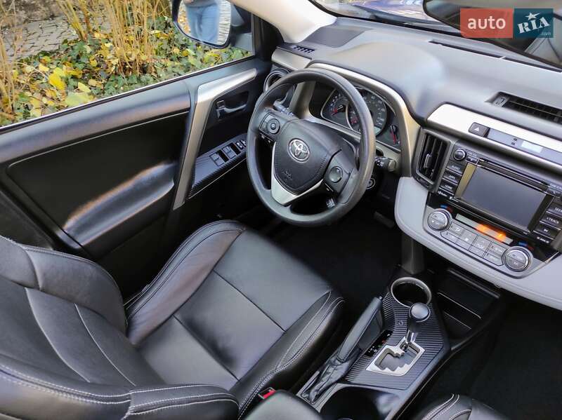 Позашляховик / Кросовер Toyota RAV4 2014 в Ужгороді