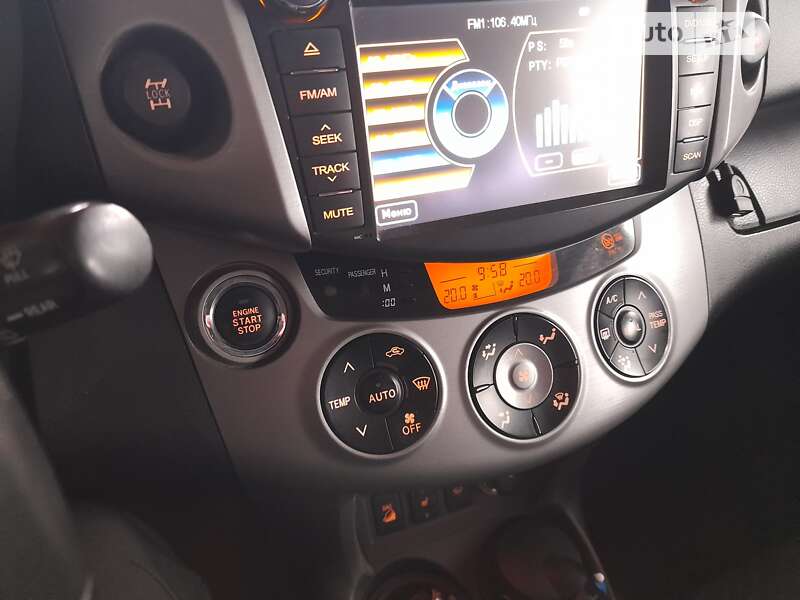 Внедорожник / Кроссовер Toyota RAV4 2008 в Здолбунове