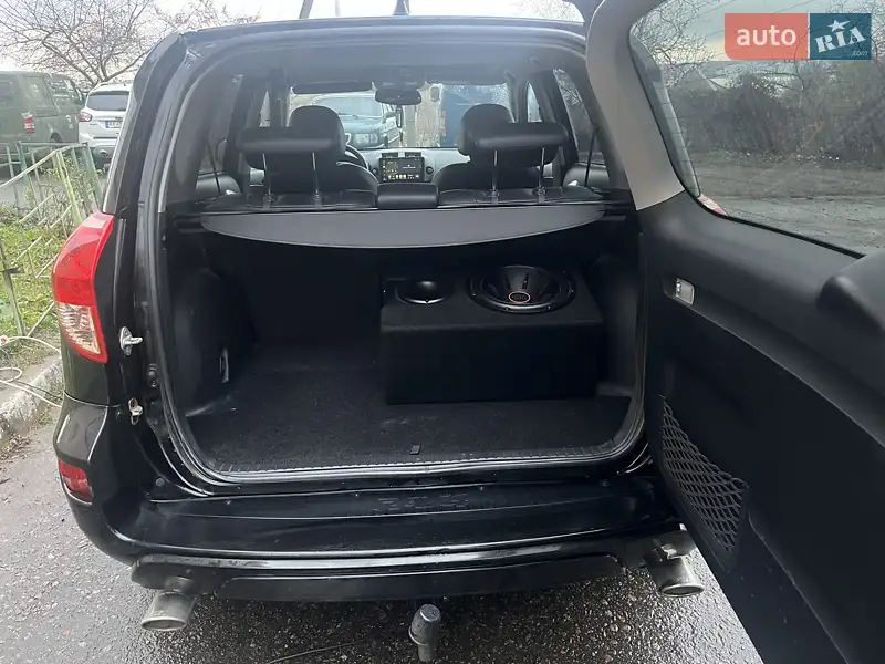 Позашляховик / Кросовер Toyota RAV4 2007 в 