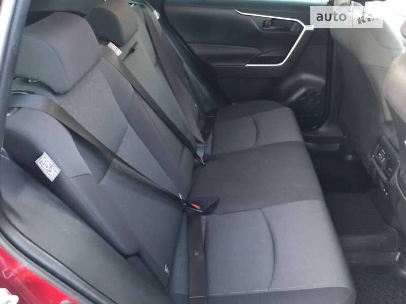 Внедорожник / Кроссовер Toyota RAV4 2019 в Хмельницком