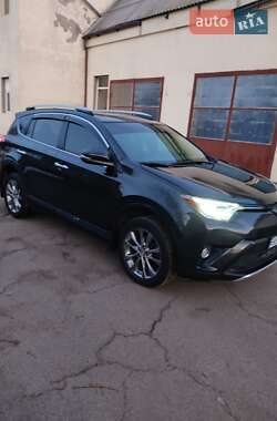 Внедорожник / Кроссовер Toyota RAV4 2016 в Первомайске