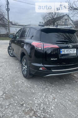 Внедорожник / Кроссовер Toyota RAV4 2016 в 