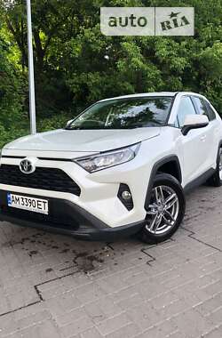 Внедорожник / Кроссовер Toyota RAV4 2021 в Киеве