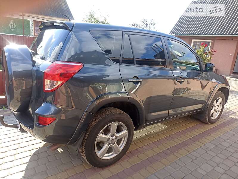 Внедорожник / Кроссовер Toyota RAV4 2007 в Ровно