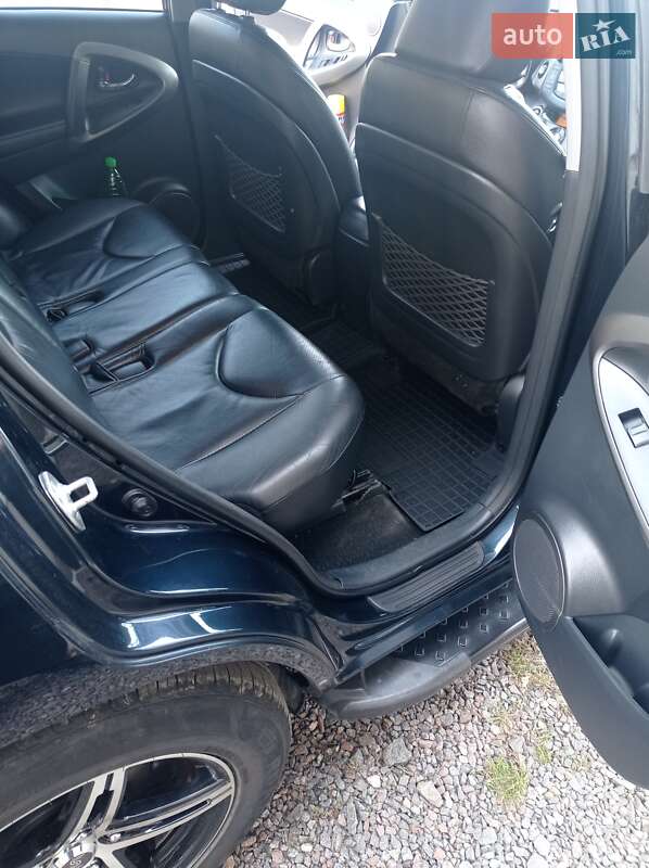 Позашляховик / Кросовер Toyota RAV4 2010 в Одесі