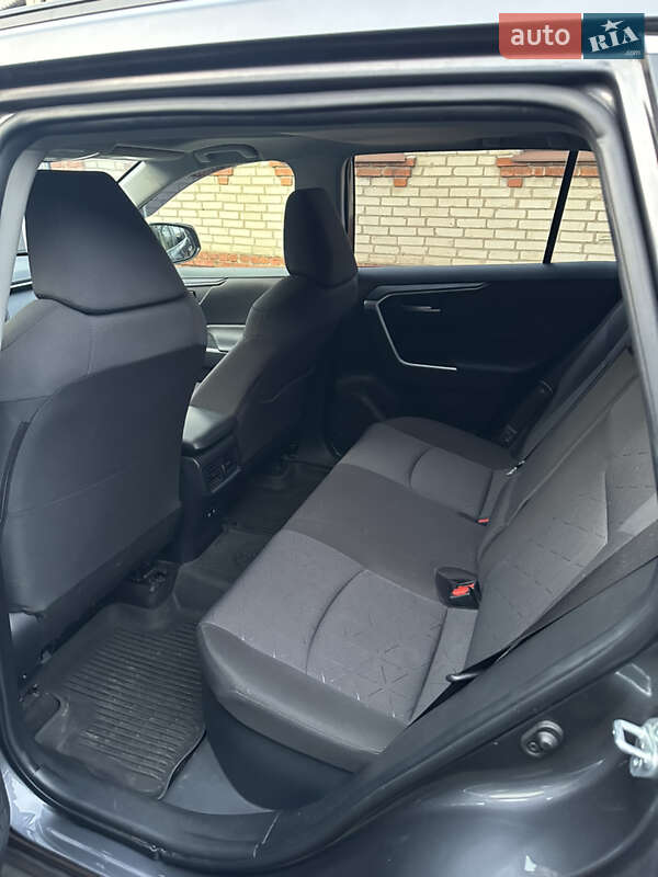 Внедорожник / Кроссовер Toyota RAV4 2020 в Богодухове