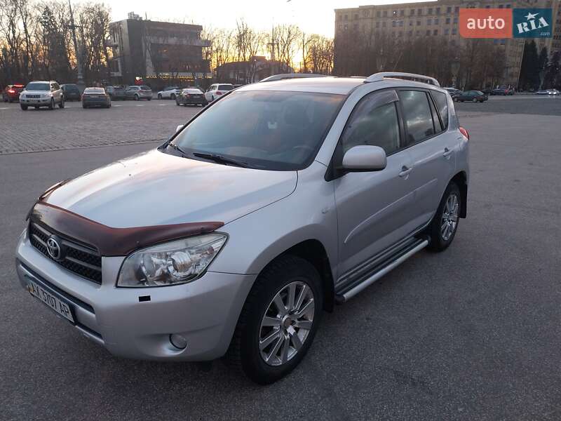 Позашляховик / Кросовер Toyota RAV4 2006 в Харкові