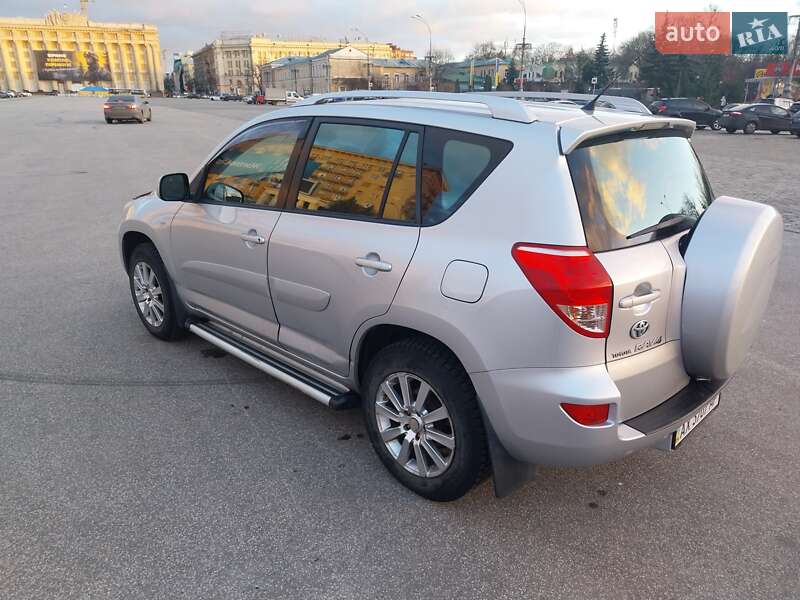 Позашляховик / Кросовер Toyota RAV4 2006 в Харкові