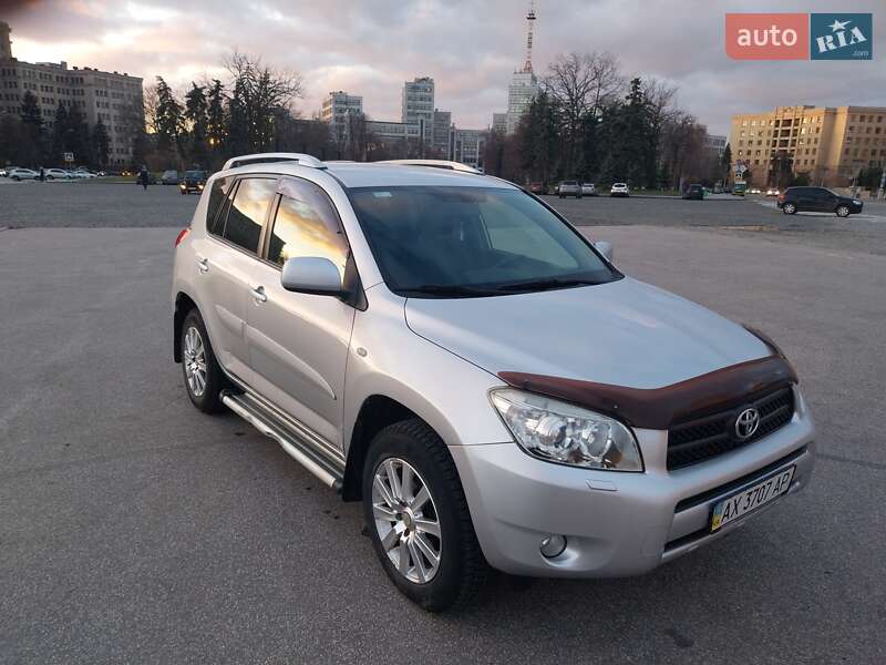 Позашляховик / Кросовер Toyota RAV4 2006 в Харкові