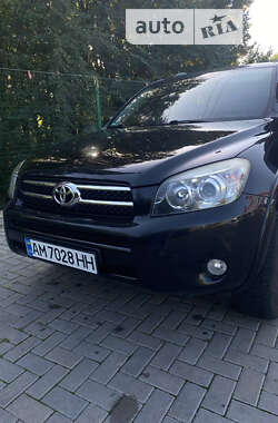 Внедорожник / Кроссовер Toyota RAV4 2007 в Овруче