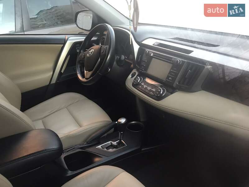 Позашляховик / Кросовер Toyota RAV4 2015 в Івано-Франківську фото 2 Позашляховик / Кросовер Toyota RAV4 2015 в Івано-Франківську