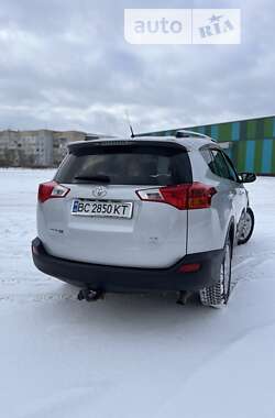 Внедорожник / Кроссовер Toyota RAV4 2015 в Дрогобыче