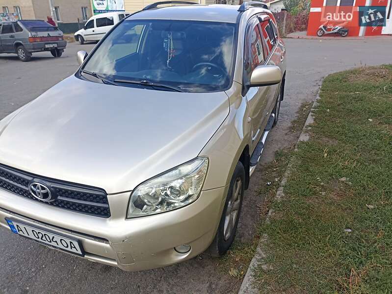 Позашляховик / Кросовер Toyota RAV4 2007 в Рокитному