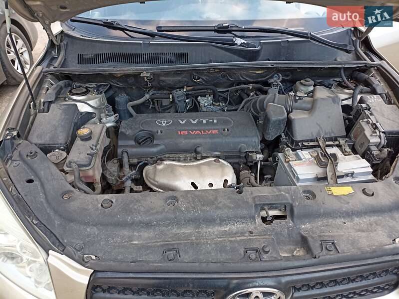 Позашляховик / Кросовер Toyota RAV4 2007 в Рокитному
