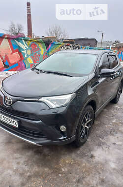 Позашляховик / Кросовер Toyota RAV4 2017 в Харкові