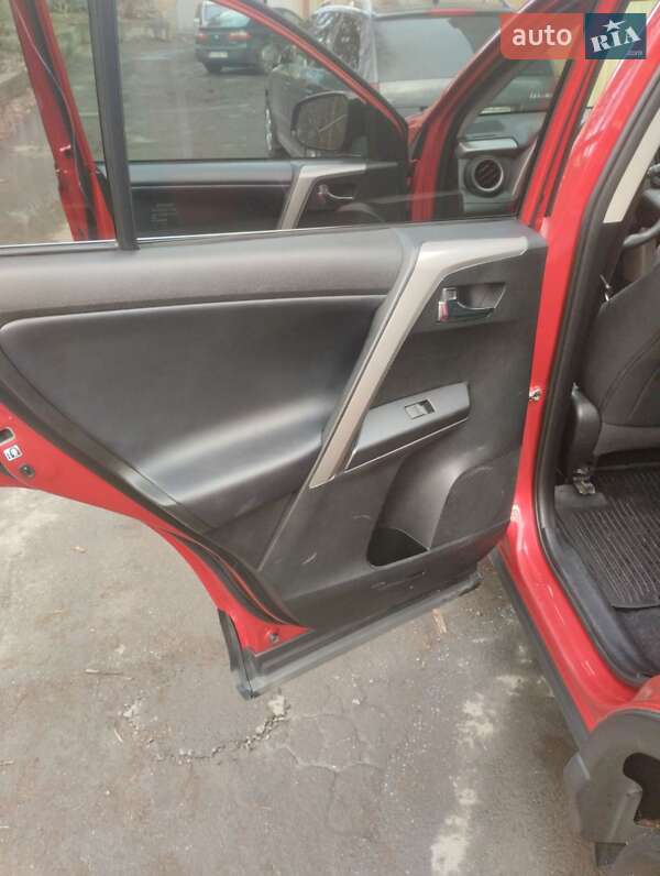 Позашляховик / Кросовер Toyota RAV4 2017 в Умані