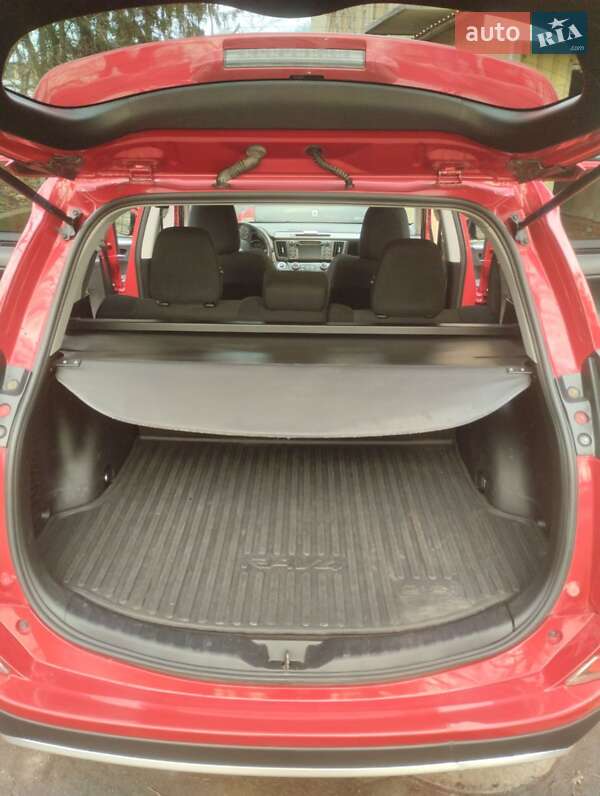 Позашляховик / Кросовер Toyota RAV4 2017 в Умані