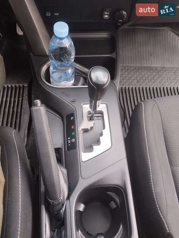 Позашляховик / Кросовер Toyota RAV4 2017 в Умані