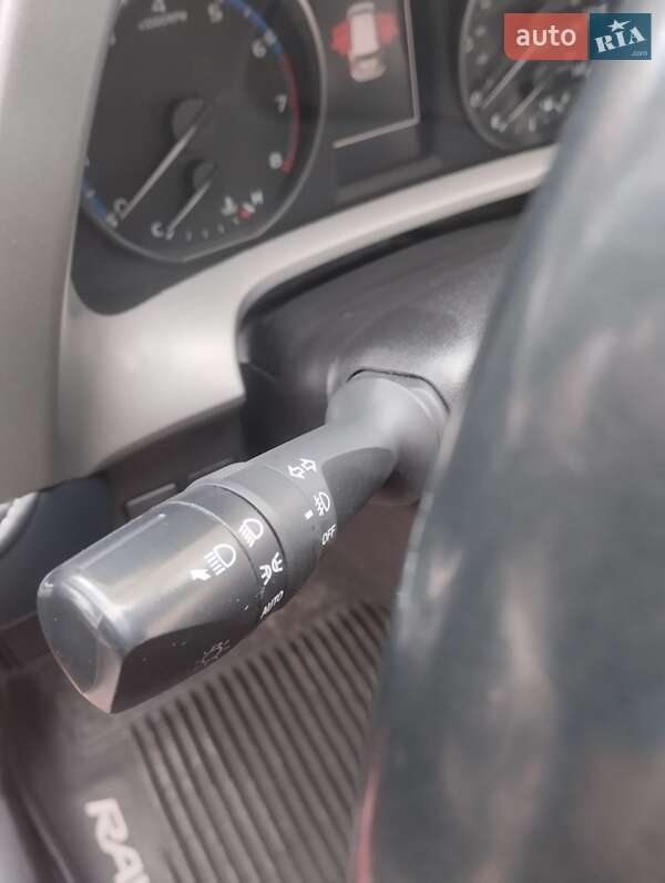 Позашляховик / Кросовер Toyota RAV4 2017 в Умані