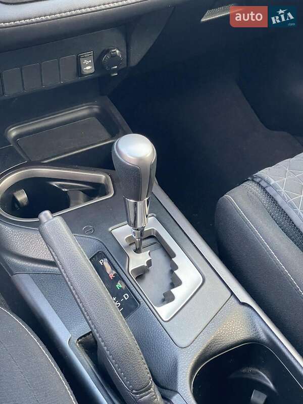 Позашляховик / Кросовер Toyota RAV4 2016 в Львові фото 16 Позашляховик / Кросовер Toyota RAV4 2016 в Львові