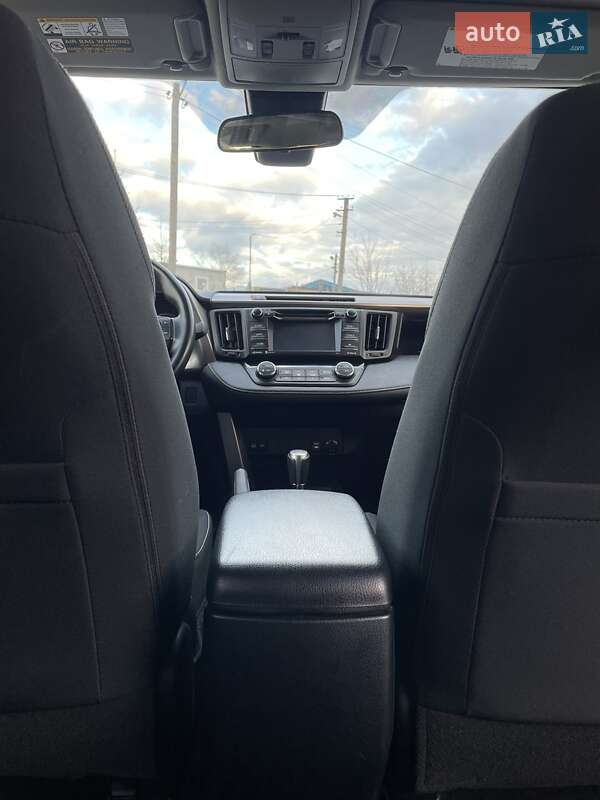 Позашляховик / Кросовер Toyota RAV4 2016 в Львові фото 18 Позашляховик / Кросовер Toyota RAV4 2016 в Львові