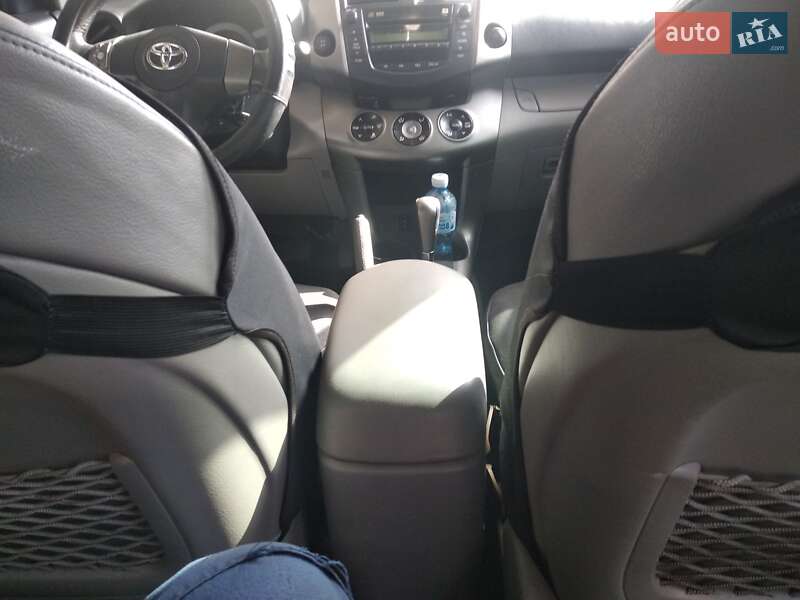 Внедорожник / Кроссовер Toyota RAV4 2006 в Хмельницком