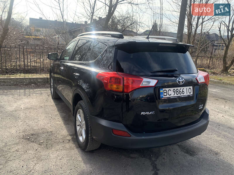 Внедорожник / Кроссовер Toyota RAV4 2013 в Жовкве