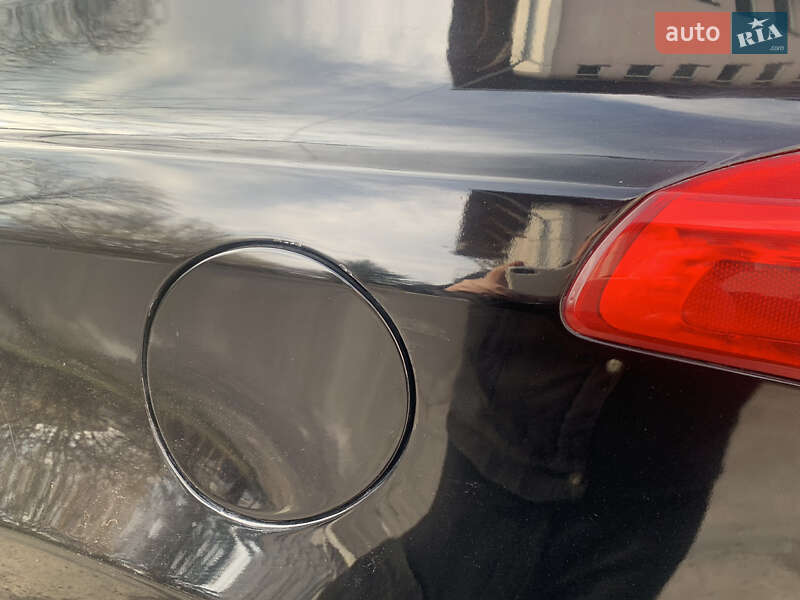Внедорожник / Кроссовер Toyota RAV4 2013 в Жовкве